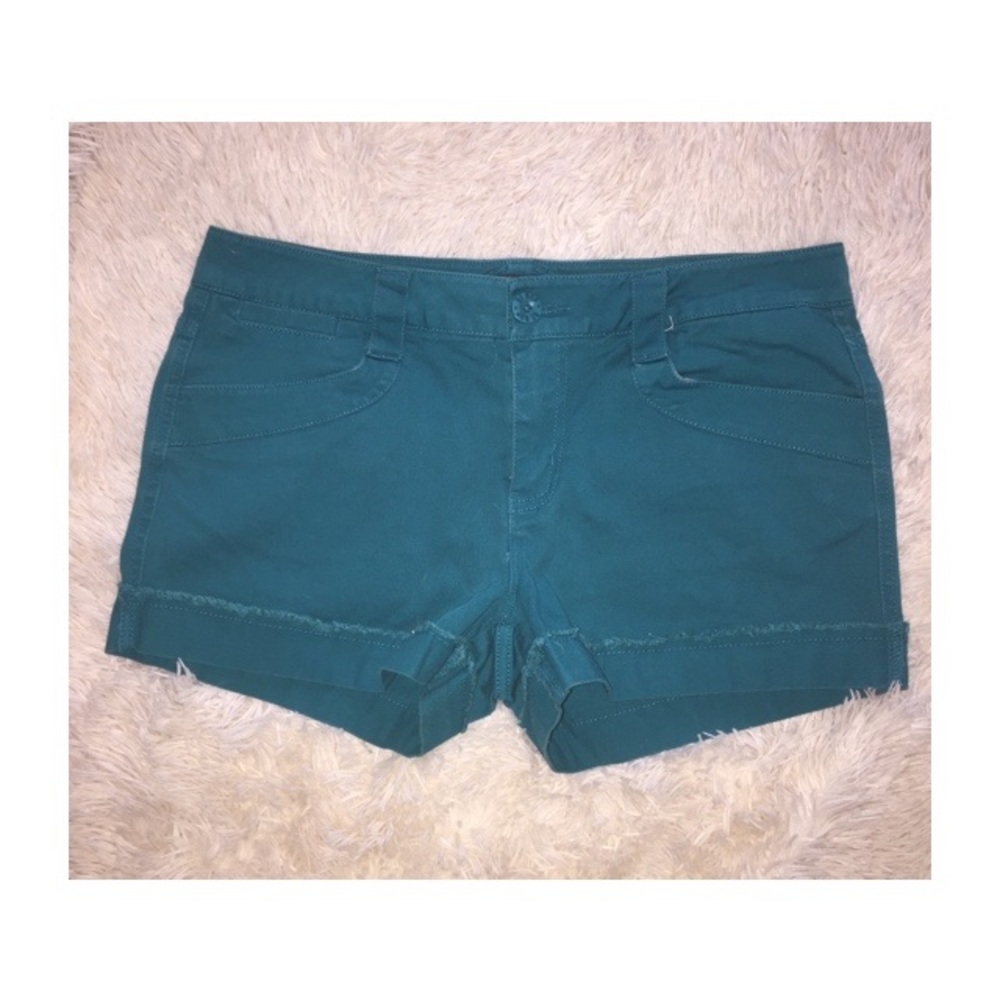 Shorts - Picture 3 of 3